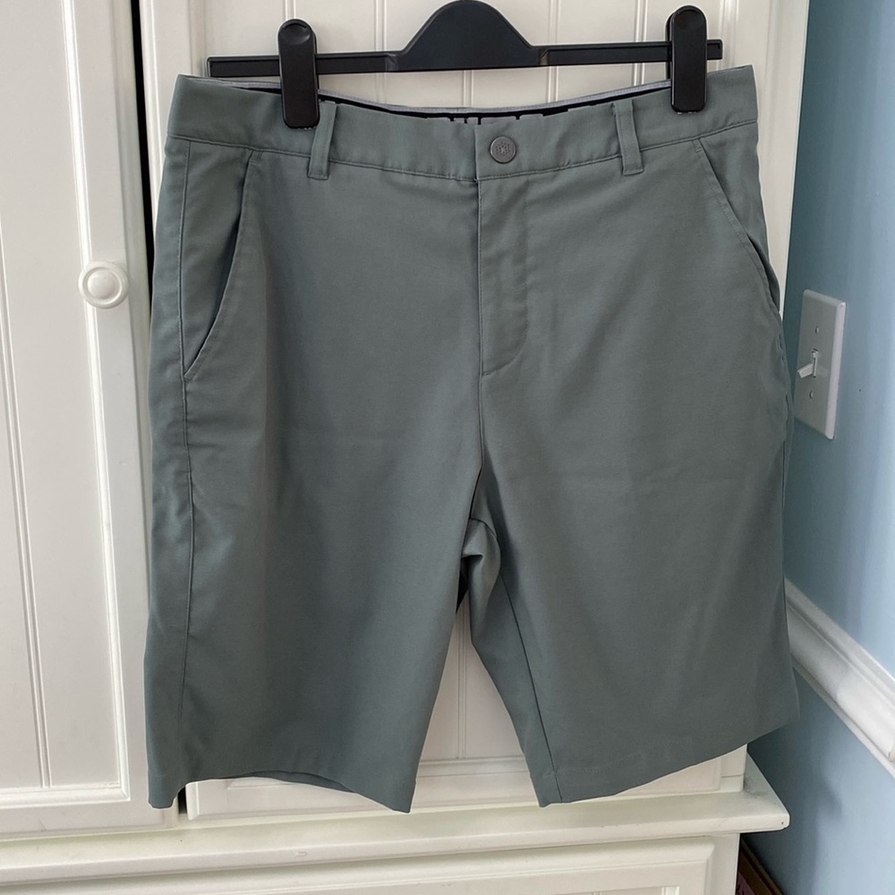 Men’s Puma golf short size 33